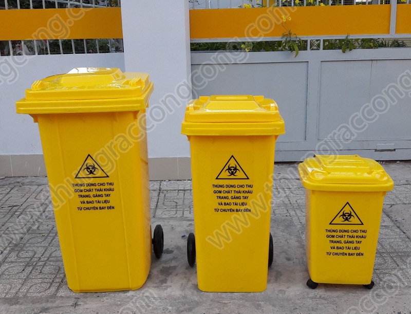 Bin-open-the-cover-by-hand.jpg Bin-open-the-cover-by-hand.jpg