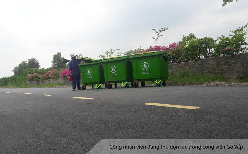 thung-rac-cong-cong-660lit-tai-cong-vien-go-vap-01.jpg